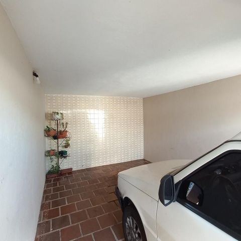 Casa à venda com 156m², 3 quartos e 4 vagas Casa à venda com 156m², 3 quartos e 4 vagasGaragem