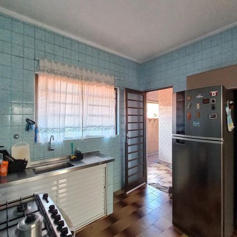 Casa à venda com 156m², 3 quartos e 4 vagas Casa à venda com 156m², 3 quartos e 4 vagasCozinha