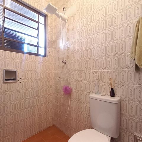 Casa à venda com 156m², 3 quartos e 4 vagas Casa à venda com 156m², 3 quartos e 4 vagasBanheiro da Suíte