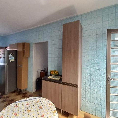 Casa à venda com 156m², 3 quartos e 4 vagas Casa à venda com 156m², 3 quartos e 4 vagasCopa