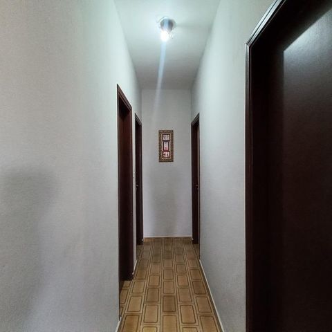 Casa à venda com 156m², 3 quartos e 4 vagas Casa à venda com 156m², 3 quartos e 4 vagasCorredor