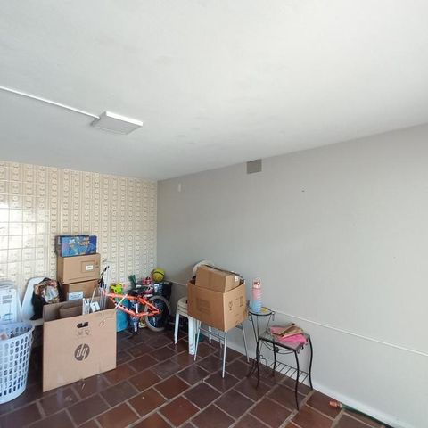 Casa à venda com 156m², 3 quartos e 4 vagas Casa à venda com 156m², 3 quartos e 4 vagasGaragem