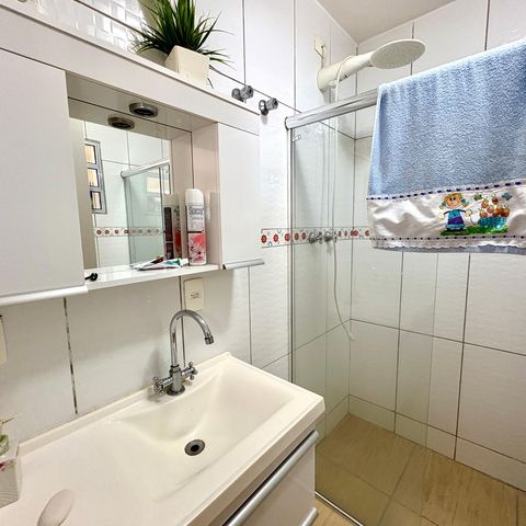 Casa à venda com 259m², 6 quartos e 2 vagas Casa à venda com 259m², 6 quartos e 2 vagasCasa 2 - Banheiro Social