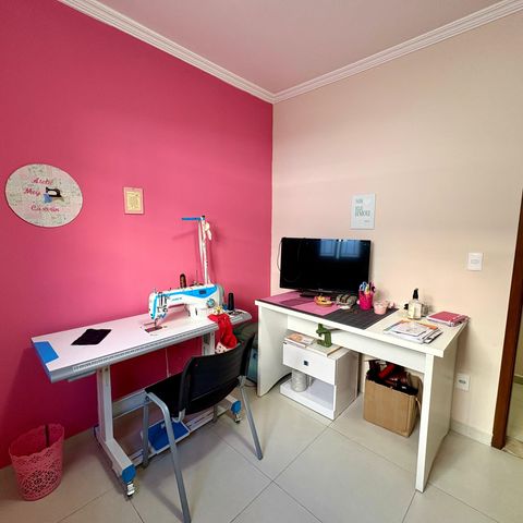 Casa à venda com 259m², 6 quartos e 2 vagas Casa à venda com 259m², 6 quartos e 2 vagasQuarto 2
