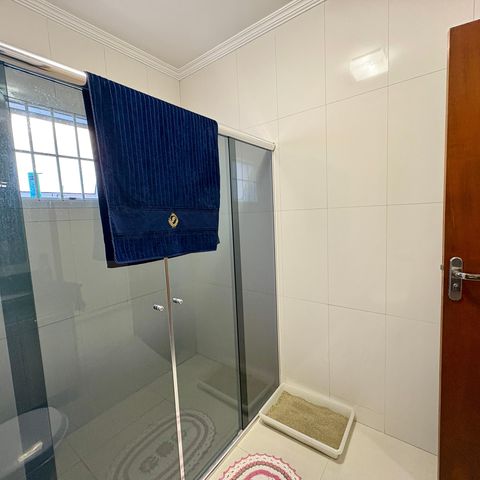 Casa à venda com 259m², 6 quartos e 2 vagas Casa à venda com 259m², 6 quartos e 2 vagasBanheiro Social