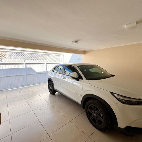 Casa à venda com 259m², 6 quartos e 2 vagas Casa à venda com 259m², 6 quartos e 2 vagasGaragem