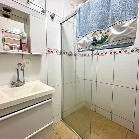 Casa à venda com 259m², 6 quartos e 2 vagas Casa à venda com 259m², 6 quartos e 2 vagasCasa 2 - Banheiro Social