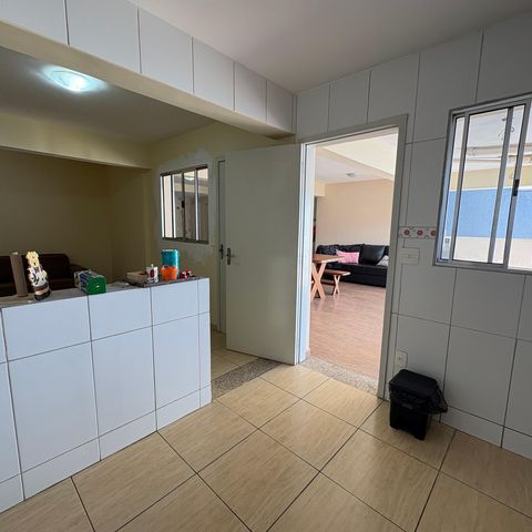 Casa à venda com 259m², 6 quartos e 2 vagasCasa 2- Cozinha