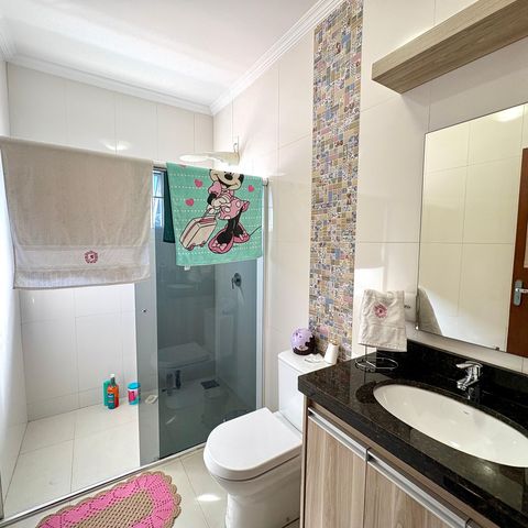 Casa à venda com 259m², 6 quartos e 2 vagas Casa à venda com 259m², 6 quartos e 2 vagasBanheiro Suíte 1