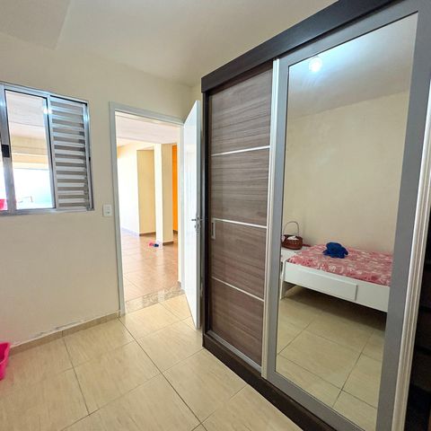 Casa à venda com 259m², 6 quartos e 2 vagas Casa à venda com 259m², 6 quartos e 2 vagasCasa 2- Quarto