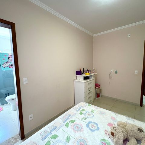 Casa à venda com 259m², 6 quartos e 2 vagas Casa à venda com 259m², 6 quartos e 2 vagasSuíte 1
