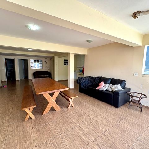 Casa à venda com 259m², 6 quartos e 2 vagas Casa à venda com 259m², 6 quartos e 2 vagasÁrea Gourmet