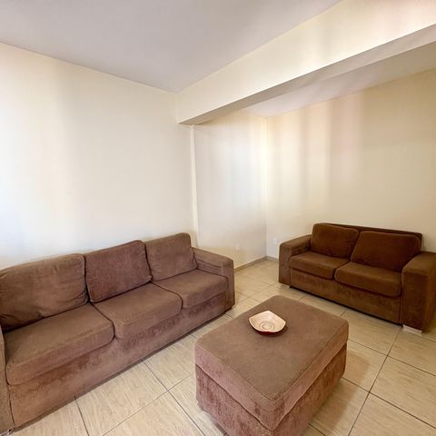 Casa à venda com 259m², 6 quartos e 2 vagas Casa à venda com 259m², 6 quartos e 2 vagasCasa 2-Sala