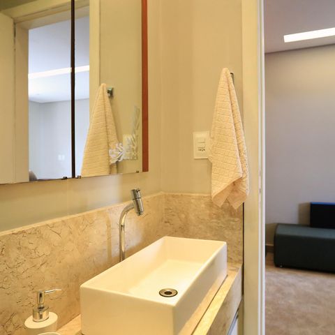 Apartamento à venda com 180m², 3 quartos e 2 vagas Apartamento à venda com 180m², 3 quartos e 2 vagasLavabo