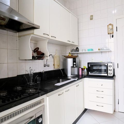 Apartamento à venda com 180m², 3 quartos e 2 vagas Apartamento à venda com 180m², 3 quartos e 2 vagasCozinha