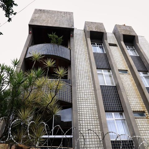 Apartamento à venda com 180m², 3 quartos e 2 vagas Apartamento à venda com 180m², 3 quartos e 2 vagasFachada