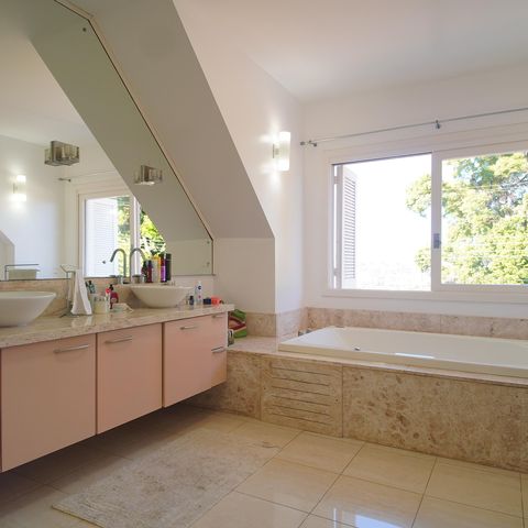 Casa à venda com 295m², 3 quartos e 3 vagasBanheiro da Suíte