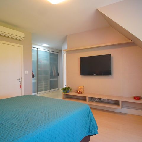 Casa à venda com 295m², 3 quartos e 3 vagasSuíte