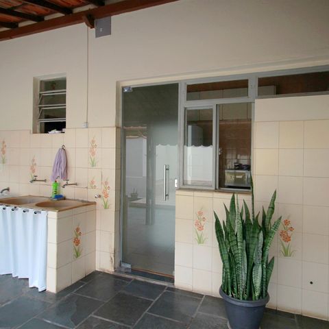 Casa à venda com 431m², 4 quartos e 1 vagaÁrea de Serviço