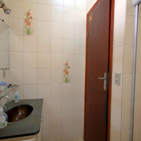 Casa à venda com 431m², 4 quartos e 1 vagaBanheiro