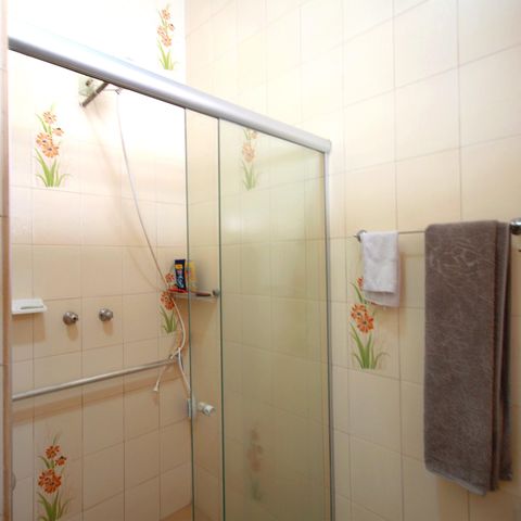 Casa à venda com 431m², 4 quartos e 1 vagaBanheiro