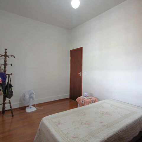 Casa à venda com 431m², 4 quartos e 1 vagaSuite
