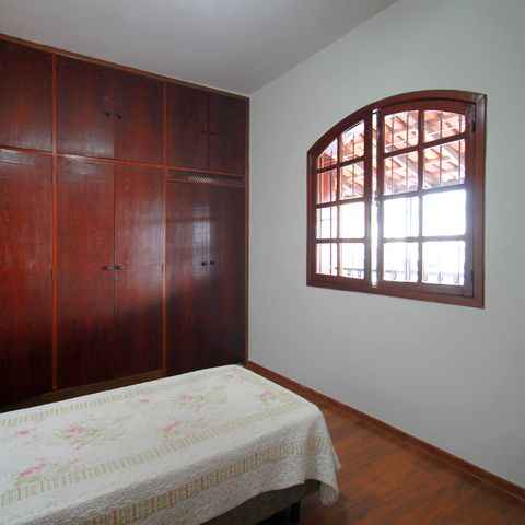 Casa à venda com 431m², 4 quartos e 1 vagaSuite