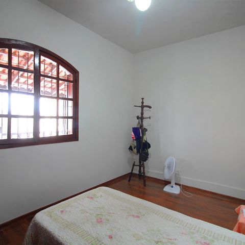 Casa à venda com 431m², 4 quartos e 1 vagaSuite