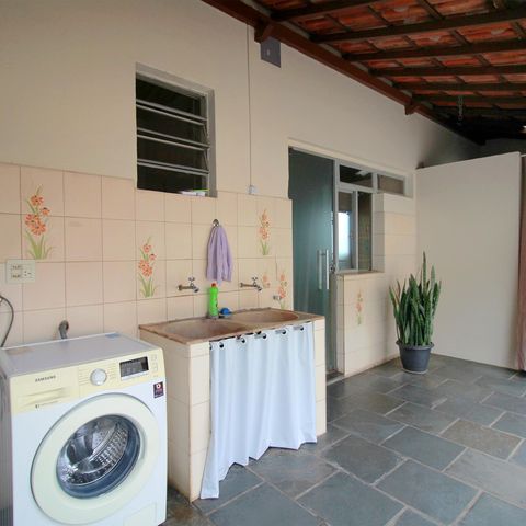 Casa à venda com 431m², 4 quartos e 1 vagaÁrea de Serviço