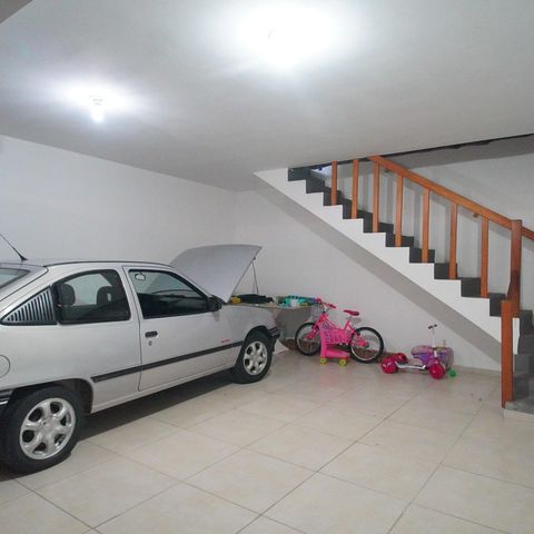 Casa à venda com 300m², 3 quartos e 2 vagasGaragem