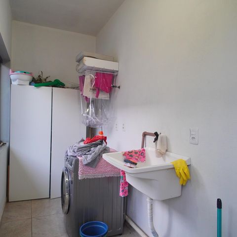 Casa à venda com 300m², 3 quartos e 2 vagasÁrea de Serviço