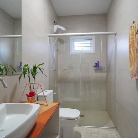 Casa à venda com 300m², 3 quartos e 2 vagasBanheiro
