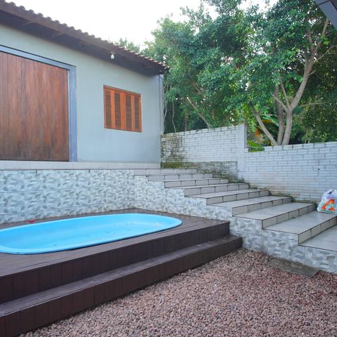 Casa à venda com 300m², 3 quartos e 2 vagasPiscina
