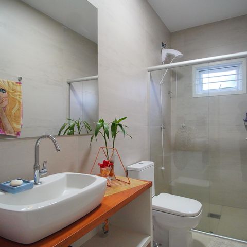 Casa à venda com 300m², 3 quartos e 2 vagasBanheiro