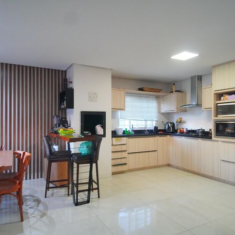 Casa à venda com 300m², 3 quartos e 2 vagasCozinha