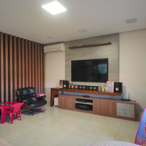 Casa à venda com 300m², 3 quartos e 2 vagasSala