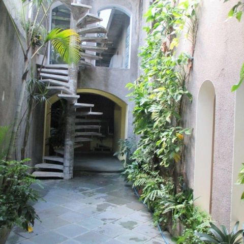 Casa à venda com 240m², 3 quartos e 3 vagas