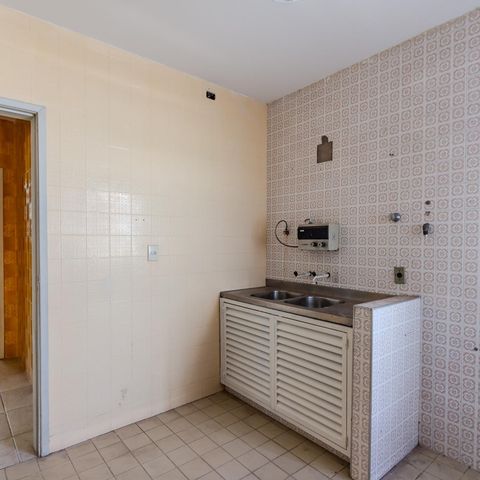 Casa à venda com 151m², 3 quartos e 2 vagas Casa à venda com 151m², 3 quartos e 2 vagasCozinha