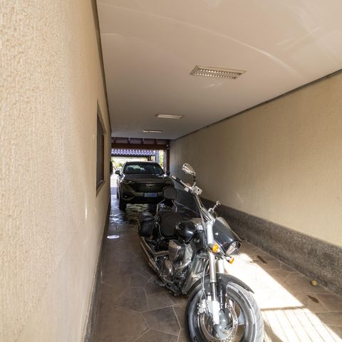 Casa à venda com 375m², 3 quartos e 4 vagas Casa à venda com 375m², 3 quartos e 4 vagasÁrea Externa