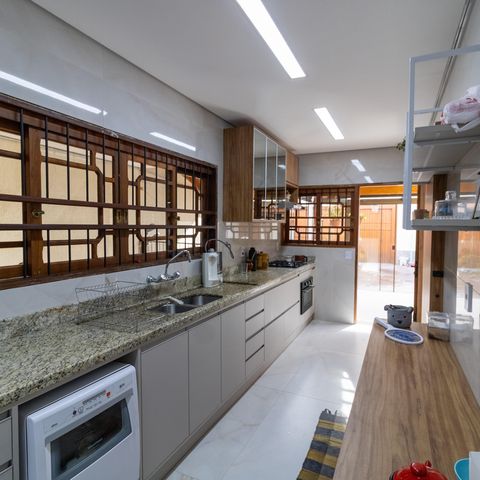 Casa à venda com 375m², 3 quartos e 4 vagas Casa à venda com 375m², 3 quartos e 4 vagasCozinha