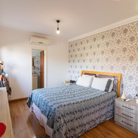 Casa à venda com 375m², 3 quartos e 4 vagas Casa à venda com 375m², 3 quartos e 4 vagasSuíte