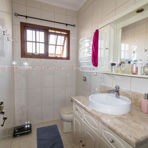 Casa à venda com 375m², 3 quartos e 4 vagas Casa à venda com 375m², 3 quartos e 4 vagasBanheiro da Suíte