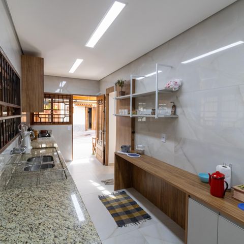 Casa à venda com 375m², 3 quartos e 4 vagas Casa à venda com 375m², 3 quartos e 4 vagasCozinha