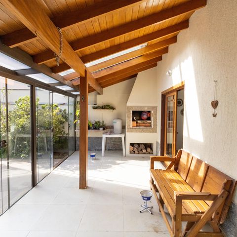 Casa à venda com 375m², 3 quartos e 4 vagas Casa à venda com 375m², 3 quartos e 4 vagasÁrea Externa