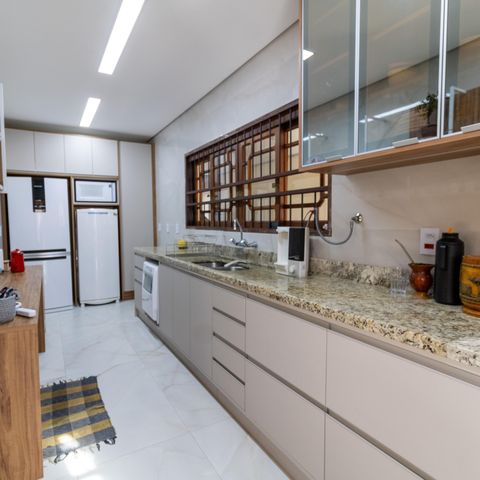 Casa à venda com 375m², 3 quartos e 4 vagas Casa à venda com 375m², 3 quartos e 4 vagasCozinha
