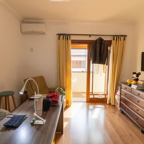 Casa à venda com 375m², 3 quartos e 4 vagas Casa à venda com 375m², 3 quartos e 4 vagasQuarto 2