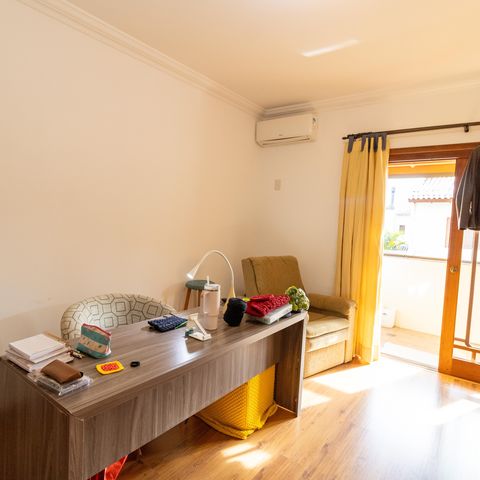 Casa à venda com 375m², 3 quartos e 4 vagas Casa à venda com 375m², 3 quartos e 4 vagasQuarto 2