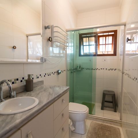 Casa à venda com 375m², 3 quartos e 4 vagas Casa à venda com 375m², 3 quartos e 4 vagasBanheiro