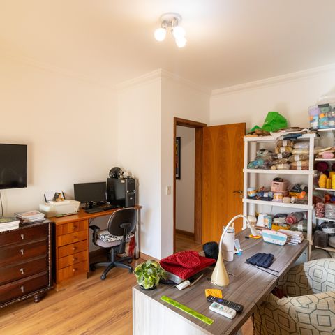 Casa à venda com 375m², 3 quartos e 4 vagas Casa à venda com 375m², 3 quartos e 4 vagasQuarto 2