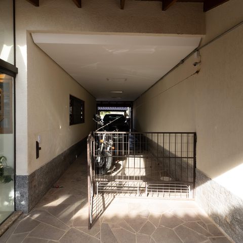 Casa à venda com 375m², 3 quartos e 4 vagas Casa à venda com 375m², 3 quartos e 4 vagasÁrea Externa